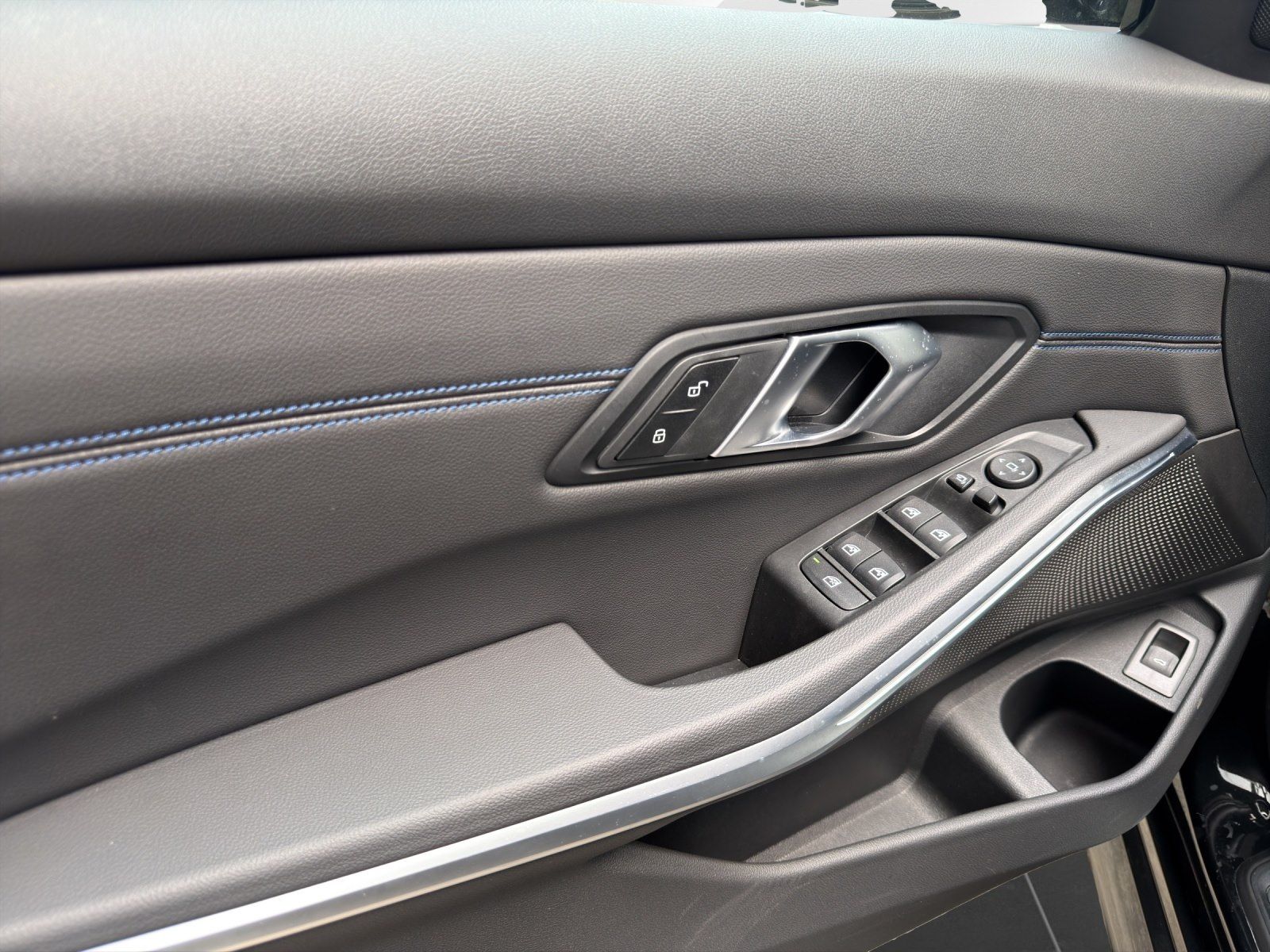 BMW 330 - Bild 11