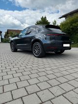 Porsche Macan Sommer-Winterreifen auf Alufelgen - Porsche Macan in München