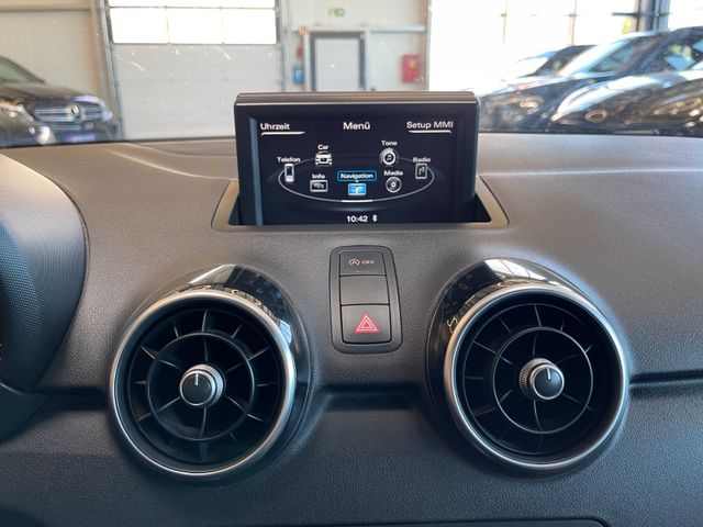 Audi A1 ambition *NAVI*PDC*SZHZ*KLIMA*SPORTFAHRWERK*