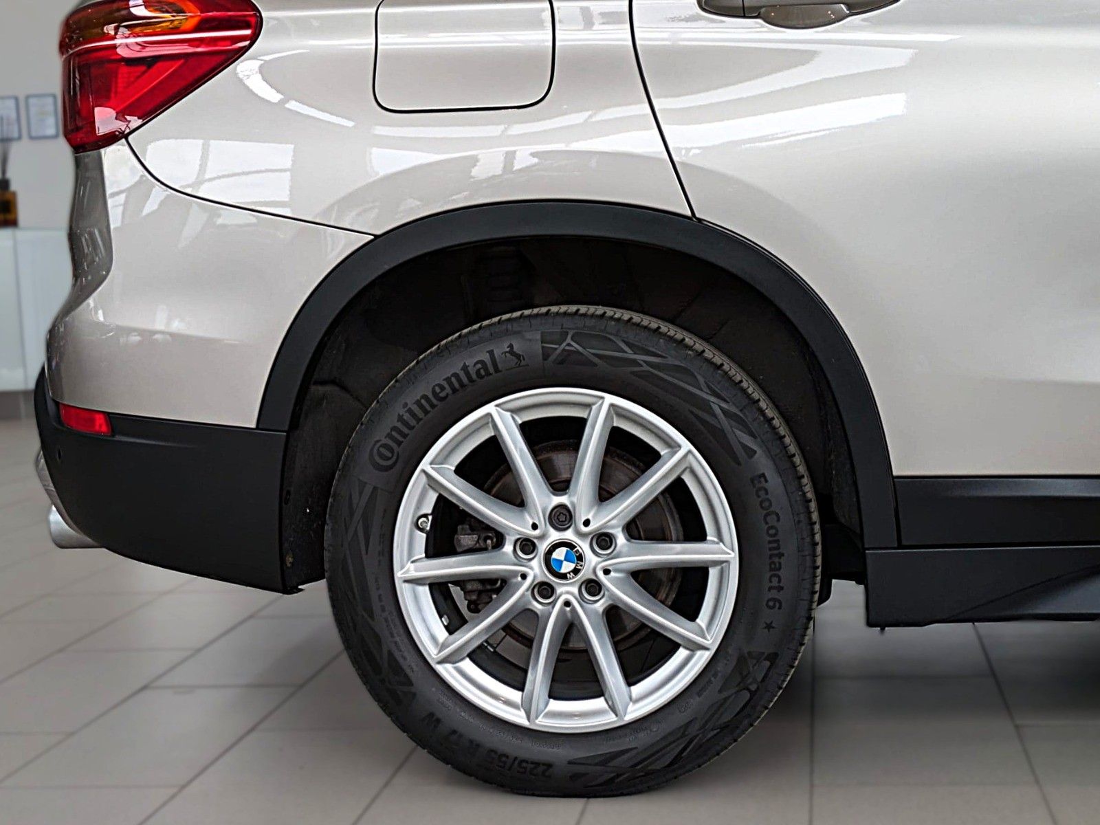 BMW X1 sDrive 18 d AUT. NAVI SITZH. 1.Hd SCHECKH.BMW foto 11