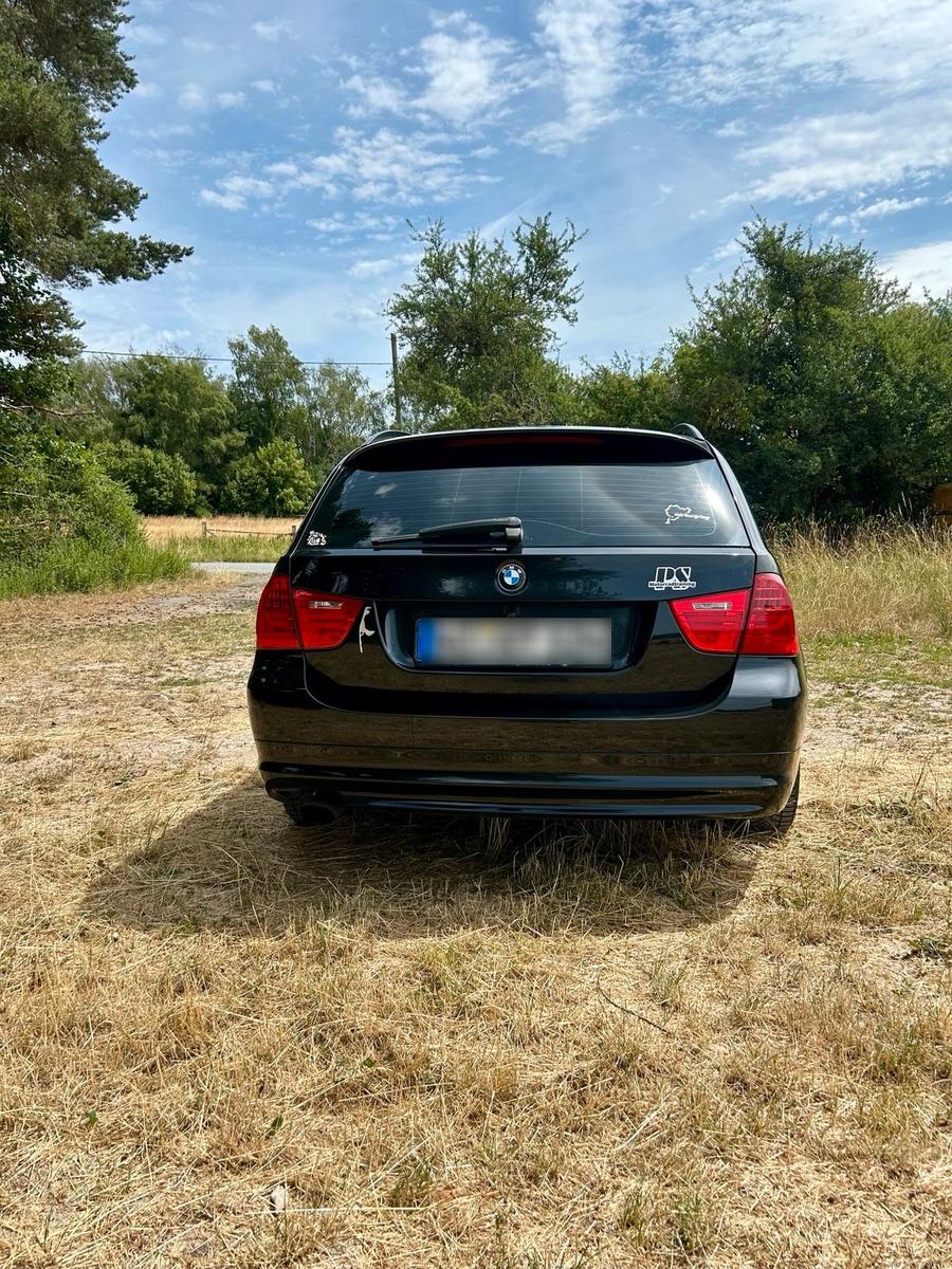 BMW 318 2009 — photo 5