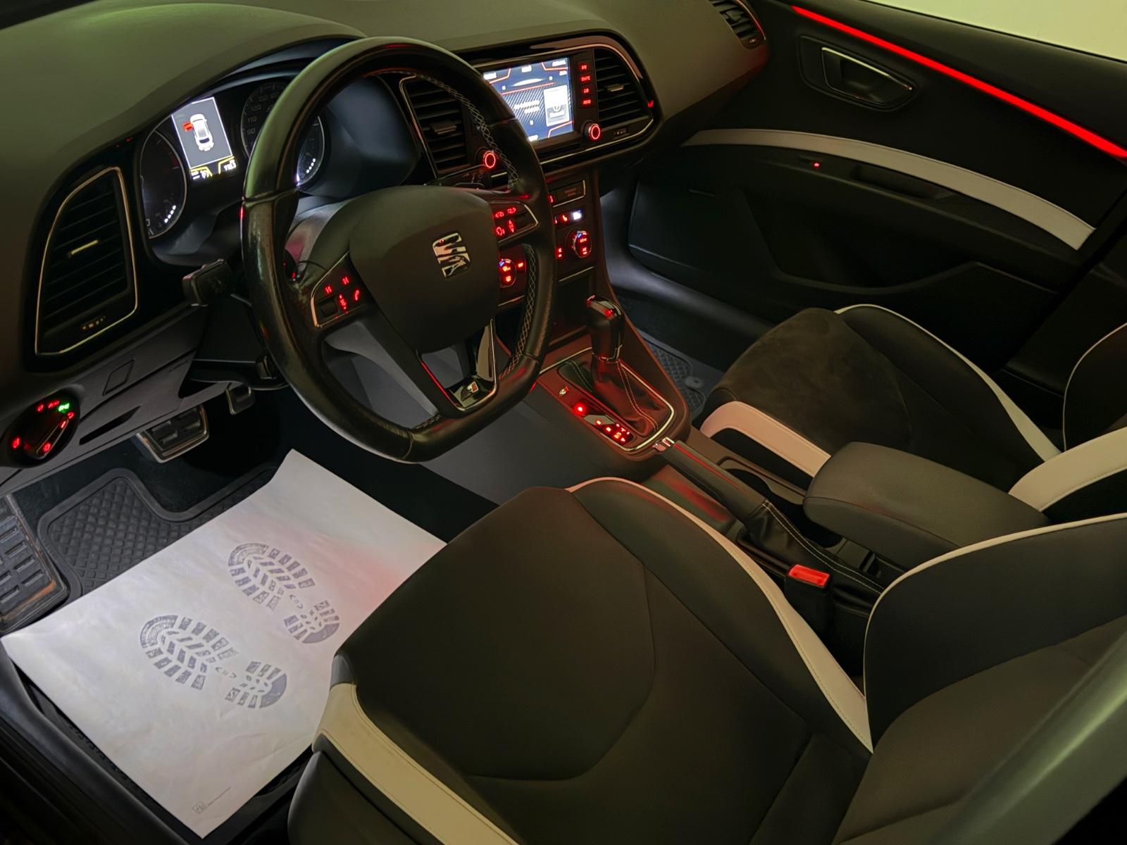 Seat Leon ST Cupra 290 ch DSG • Toit pano • Caméra • Cuir / Alcantara • DCC • Jantes 19"