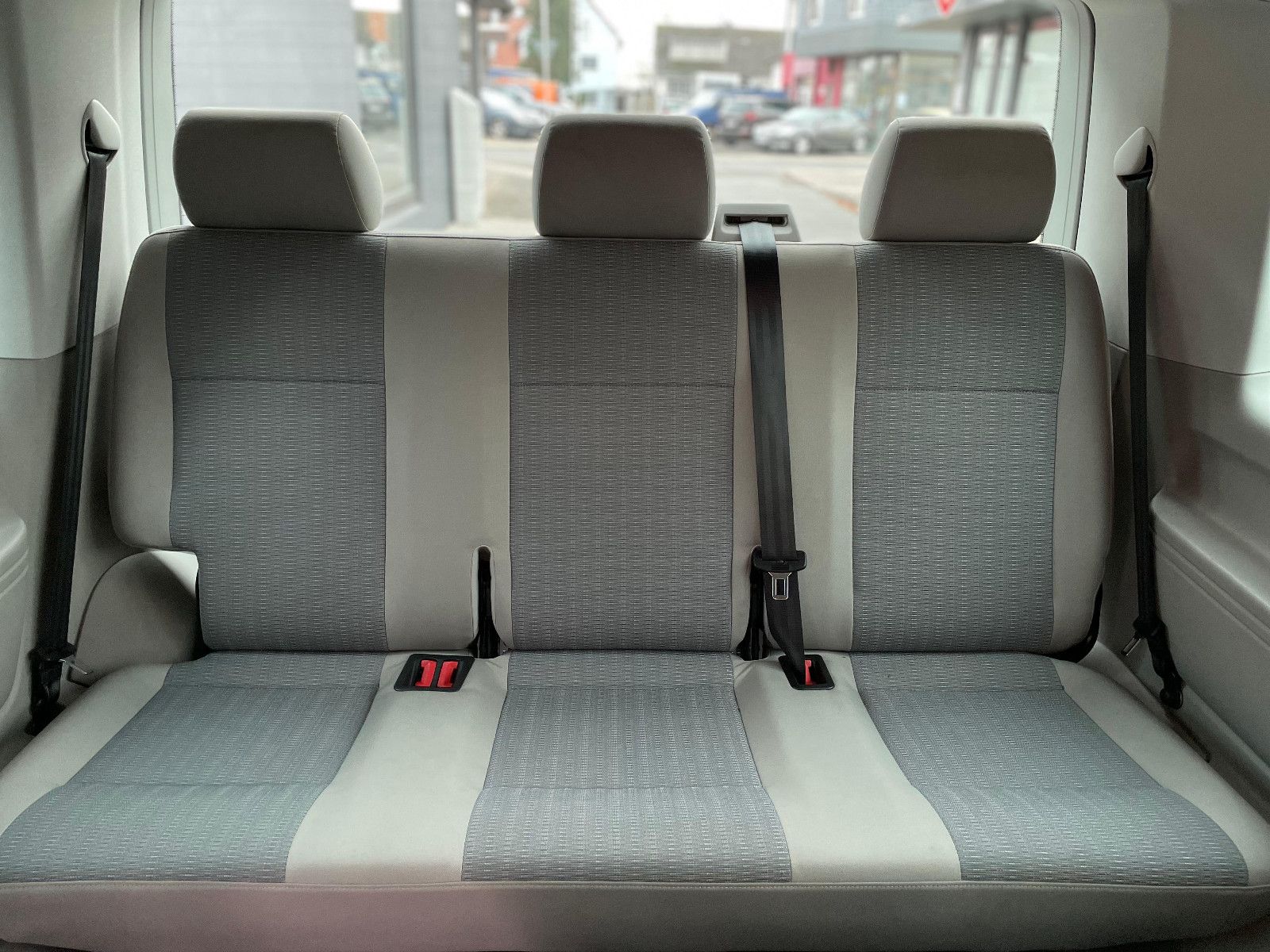 Fahrzeugabbildung Volkswagen T6 Caravelle Comfortline lang 9Sitze Automatik