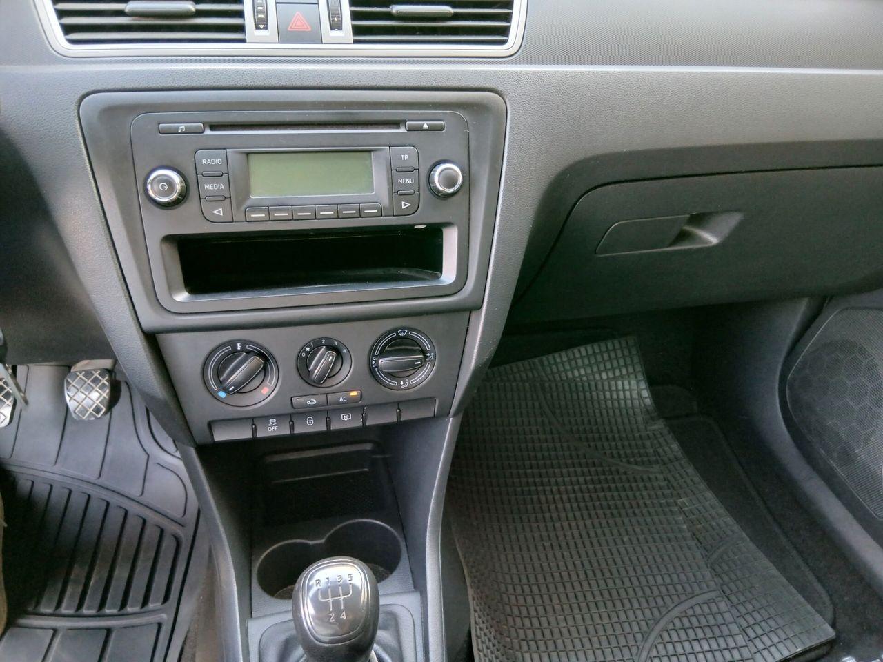 Skoda Rapid 2014 — фото 12