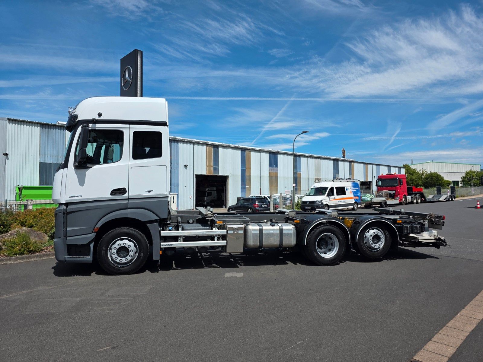 Fahrzeugabbildung Mercedes-Benz Actros 2540 L 6x2 BDF Fahrschule 5 Sitze LBW