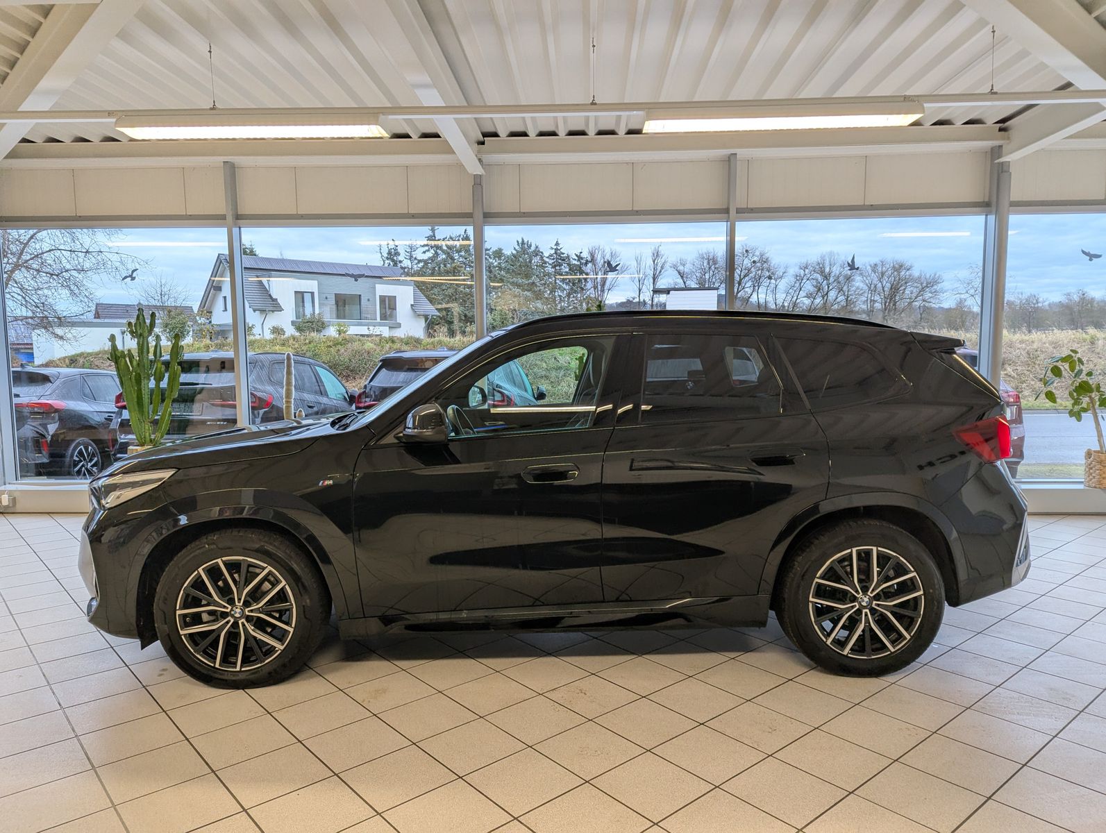 BMW X1 18d sDrive M-Sport Travel-Paket Pano Cam AHK - Image 4