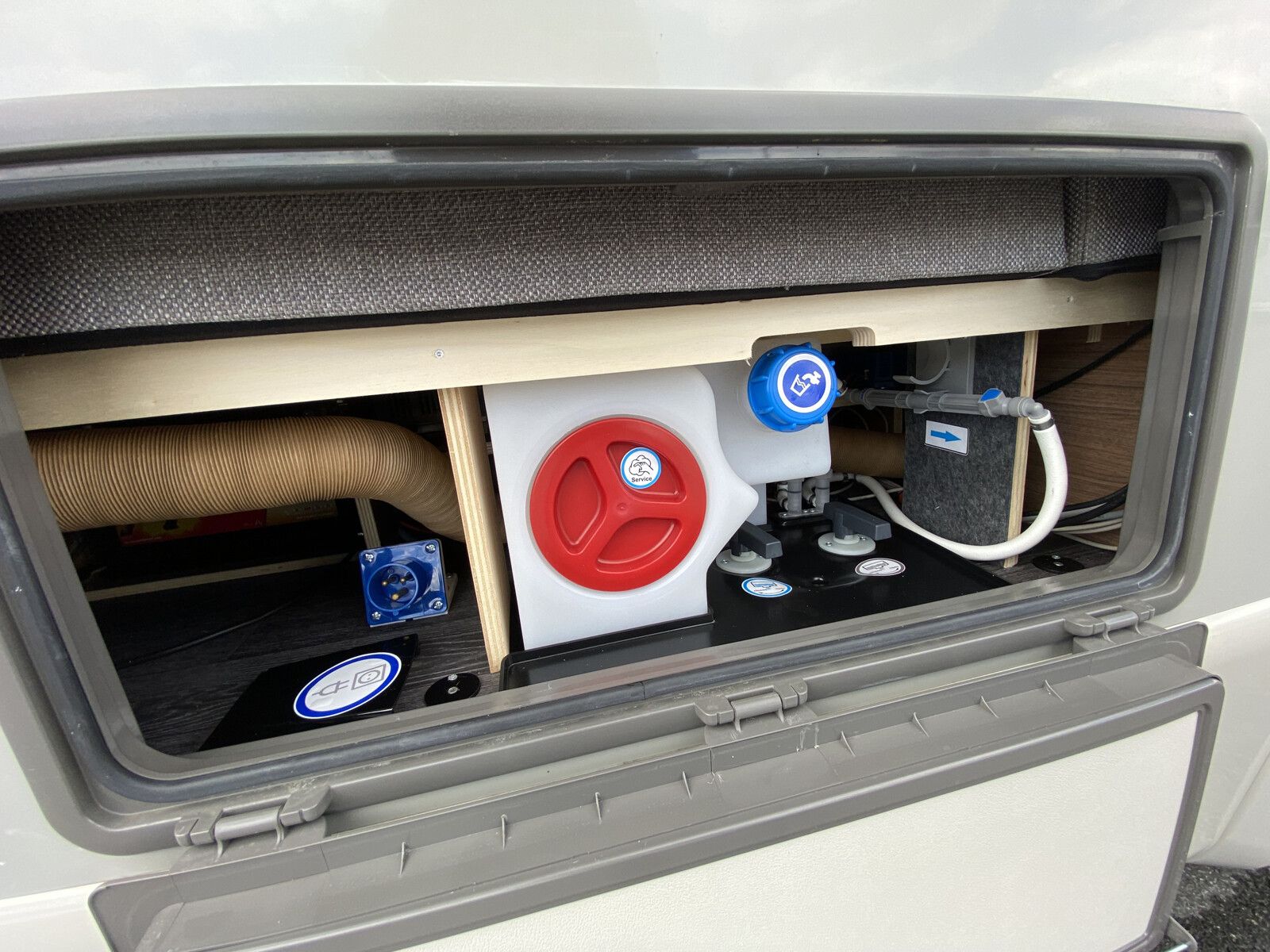 Fahrzeugabbildung Knaus Tourer Van VANSATION 500 LT Automatik, Markise