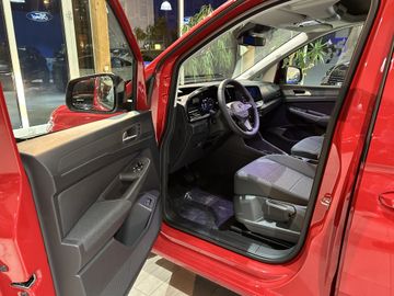 Ford Grand Tourneo Connect PHEV Titanium