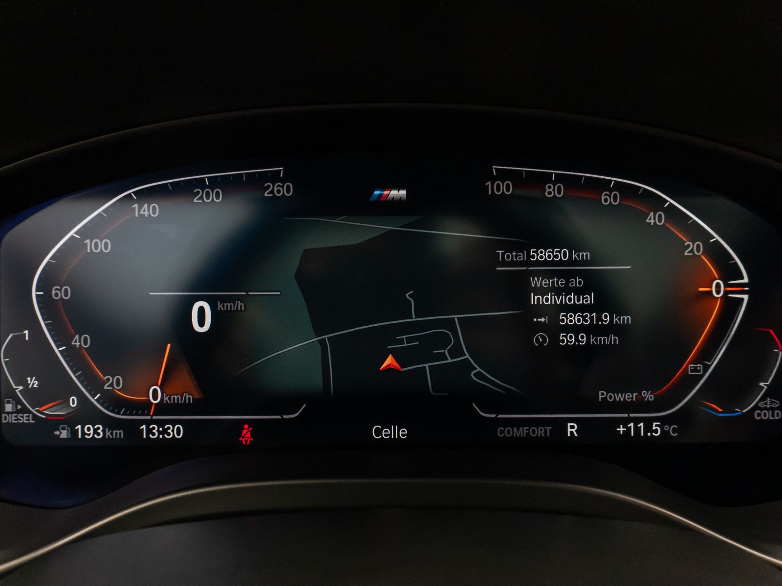 Fahrzeugabbildung BMW X3 xD30d M Sport Panoram Kamera DAB HiFi AHK 21"