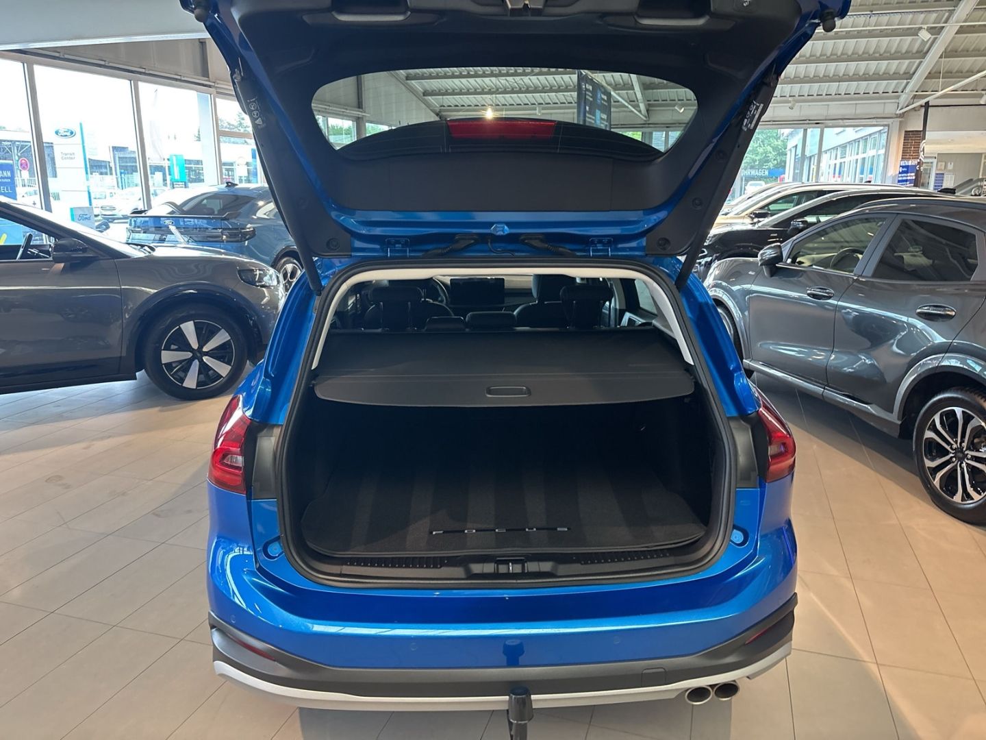 Fahrzeugabbildung Ford Focus Turnier Active Vignale 1.0 EcoBoost Mild-H