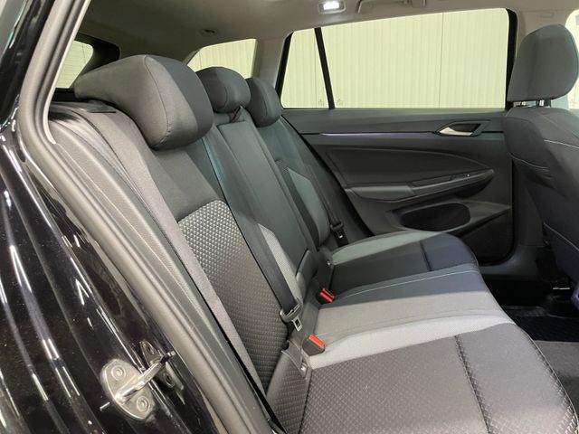 Golf VIII Variant Active 2.0 TDI DSG AHK