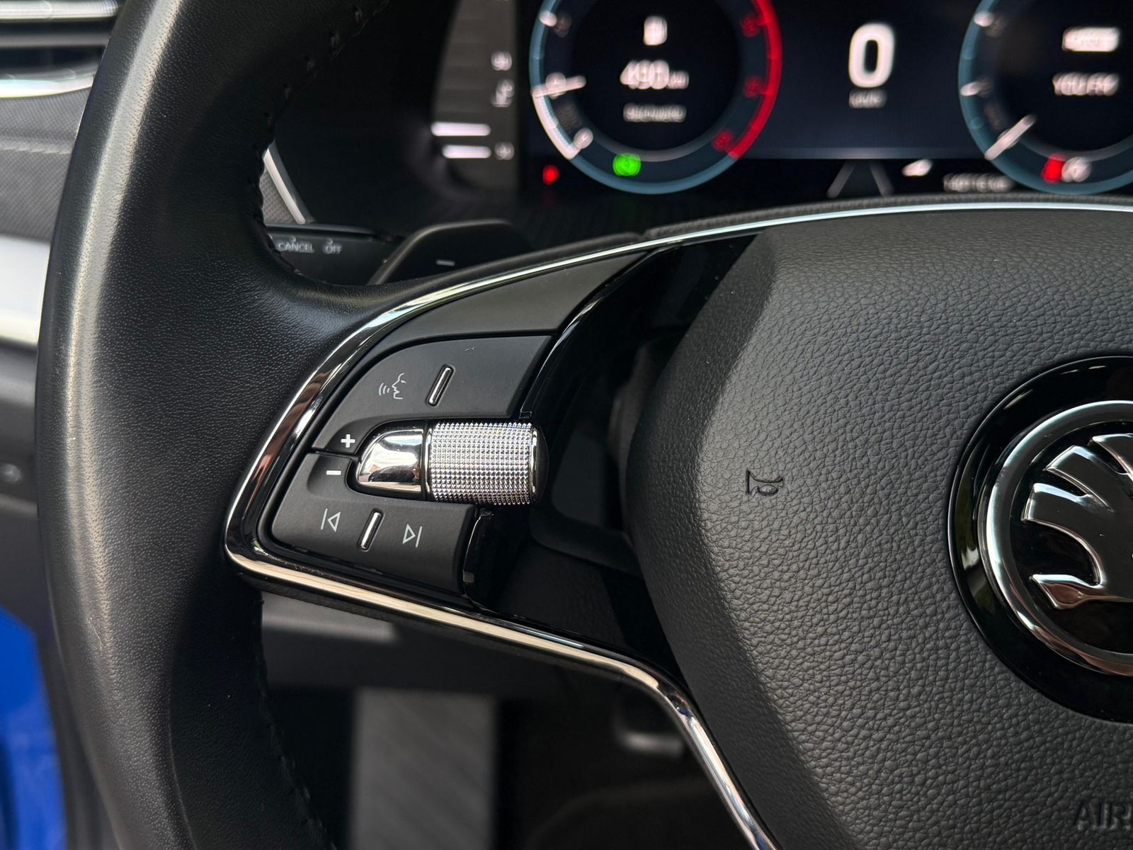 Fahrzeugabbildung SKODA Octavia 2.0 TDI DSG Style LED+KAM+SHZ+AMBI+CARPL