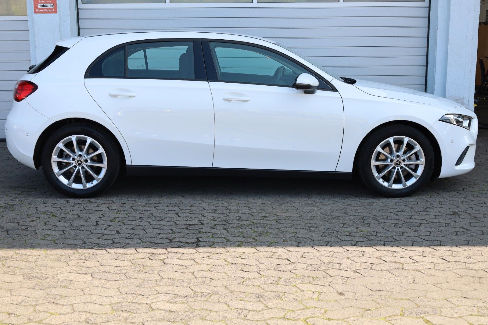 Fahrzeugabbildung Mercedes-Benz A 200 DTC Navi,SH,Park-Paket,Apple CarPlay
