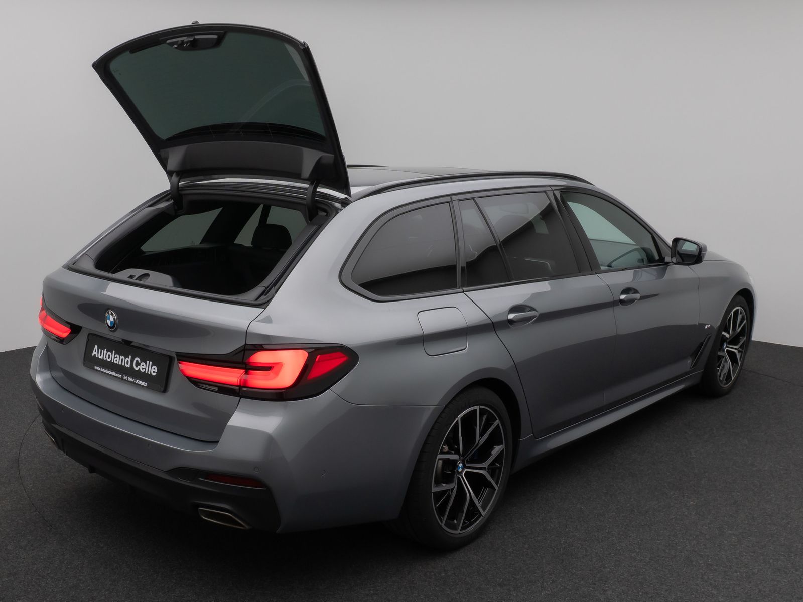 Fahrzeugabbildung BMW 530i M Sport Panorama 360°Laser HUD DAB H/K 19"