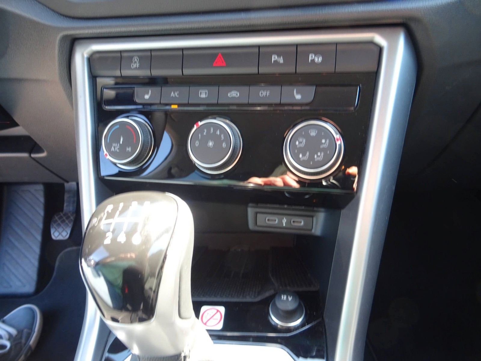 Volkswagen T-Roc 1.0 TSI Life Virt Led Navi/App PDC SHZ foto 12
