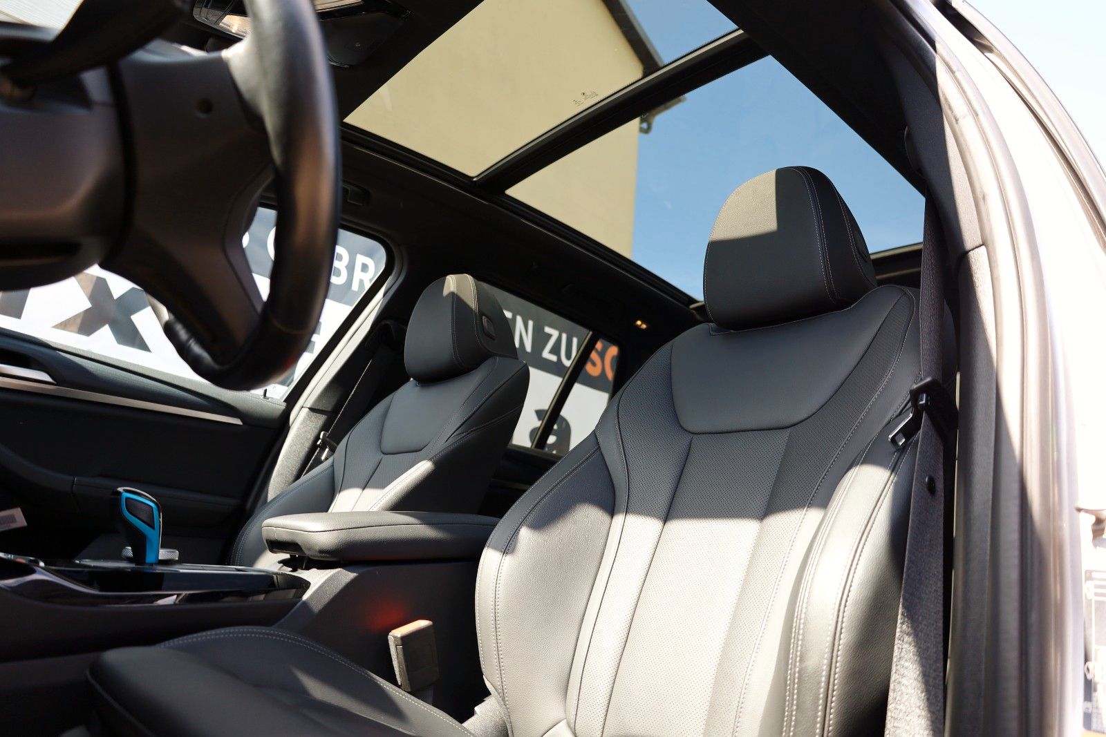 Fahrzeugabbildung BMW iX3 Inspiring+M Pak.,Leder,Navi,LED,PanDach,Park