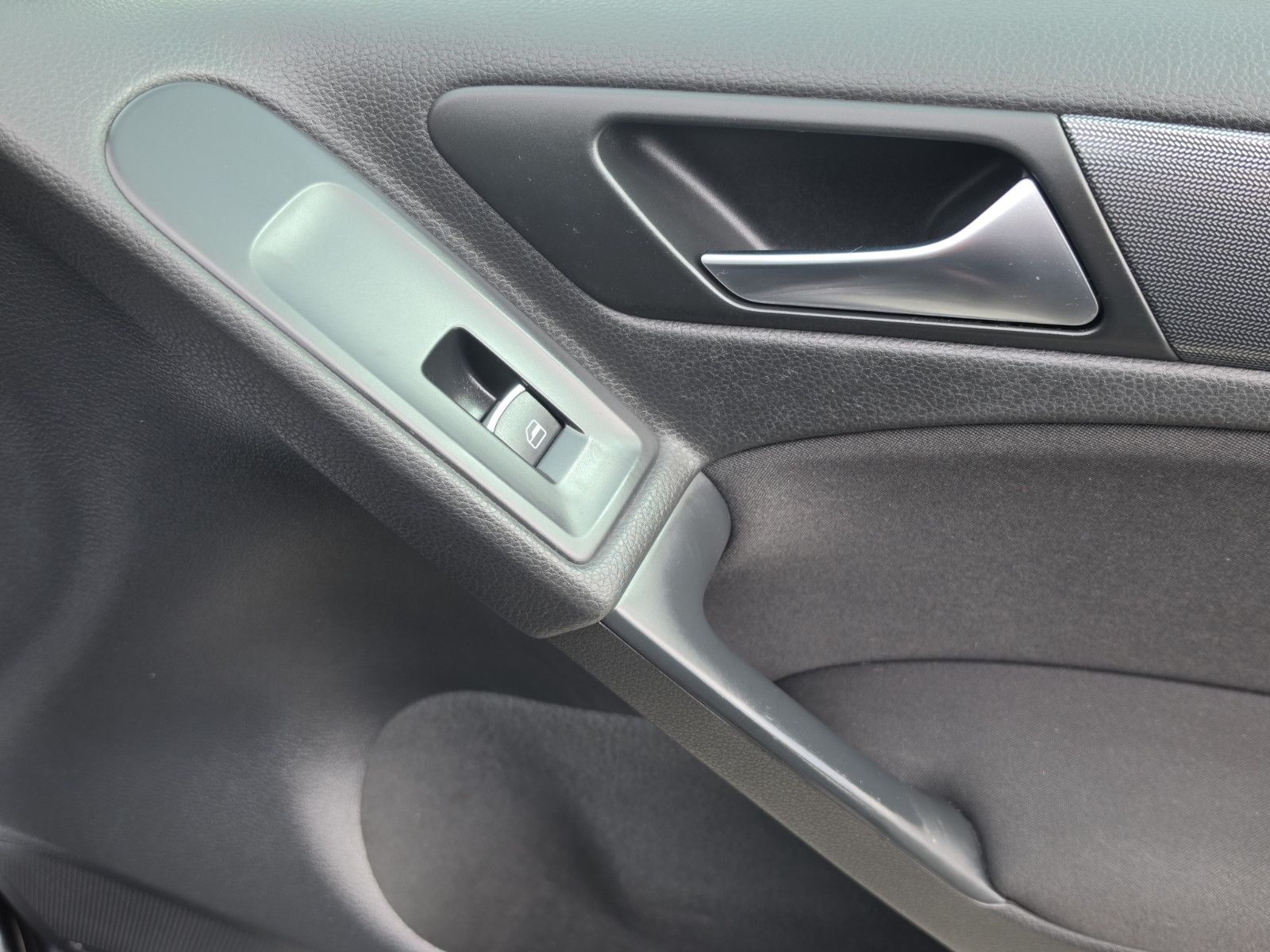 Fahrzeugabbildung Volkswagen Golf VI Style AUS 1.HAND SHZ PDC KLIMA TÜV NEU