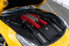 Fahrzeugabbildung Ferrari F12 Berlinetta Giallo Modena *MwSt./Scheckheft*