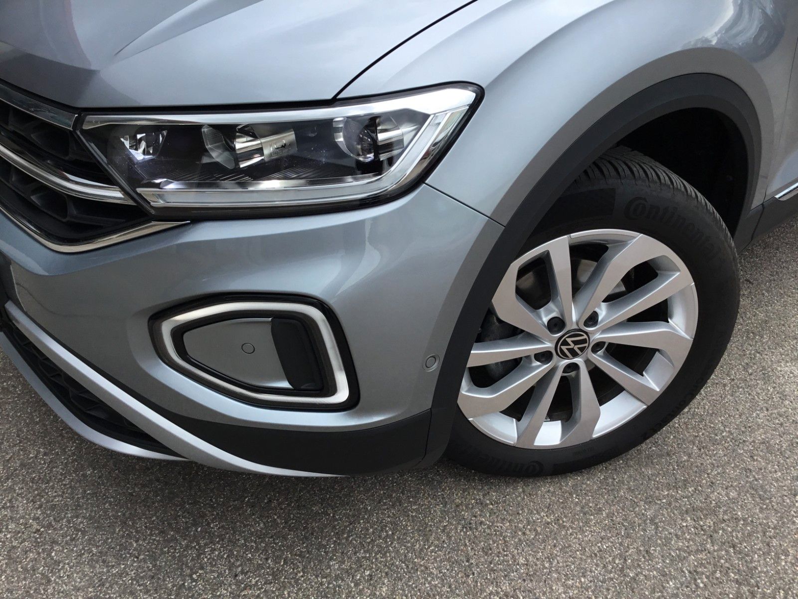 Fahrzeugabbildung Volkswagen T-Roc 1.5 TSI DSG Style+AHK+MatrixLED+ACC+Pano