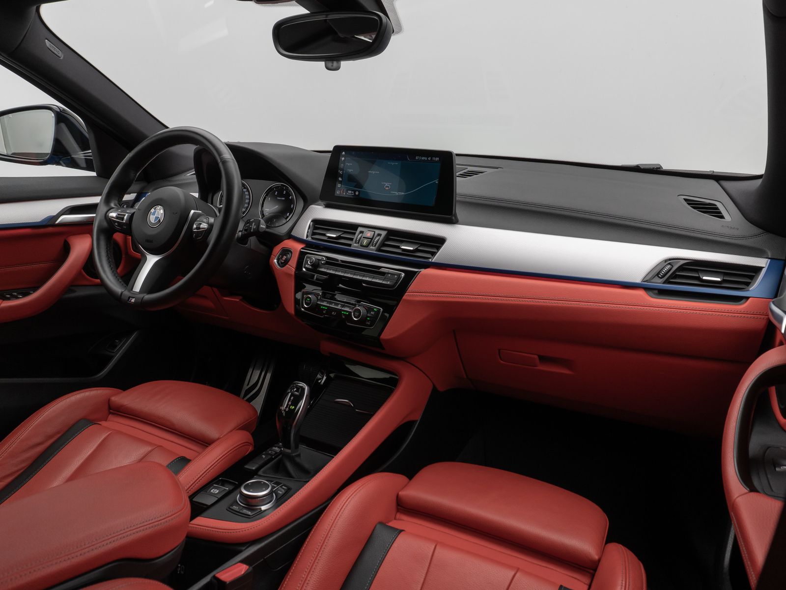 Fahrzeugabbildung BMW X2 sD18d M Sport Kamera HUD DAB HiFi Komfort 19"