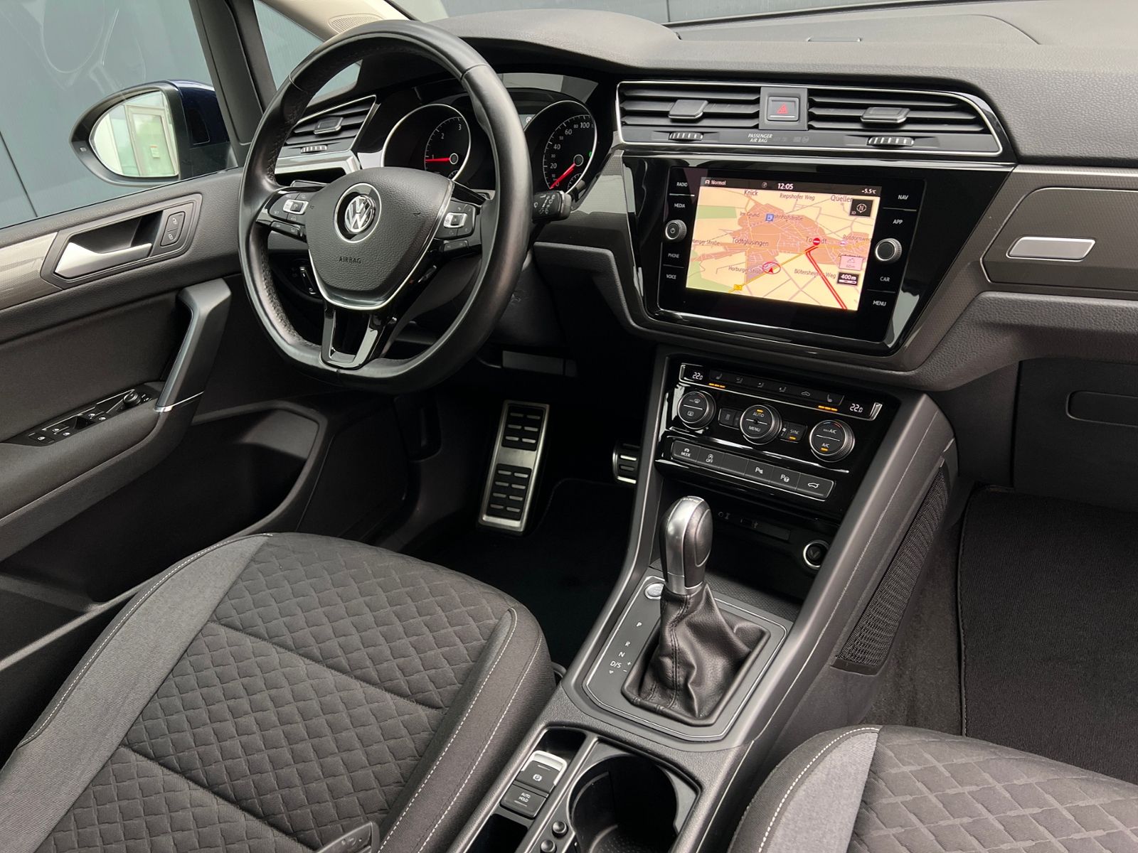 Fahrzeugabbildung Volkswagen Touran JOIN 2.0 TDI DSG *Standheiz,AHK,Navi,ACC*