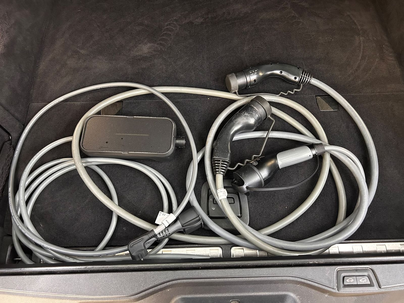 Fahrzeugabbildung BMW X5 50 e xDr PANO+MEMO+LUFT+LED+HEAD+H&K+AHK+360+