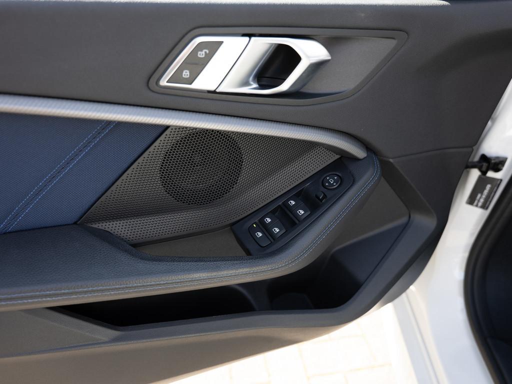 BMW 118 i M-Sport PANO AHK LED W-LAN NAVI SHZ PDC, миниатюра 26