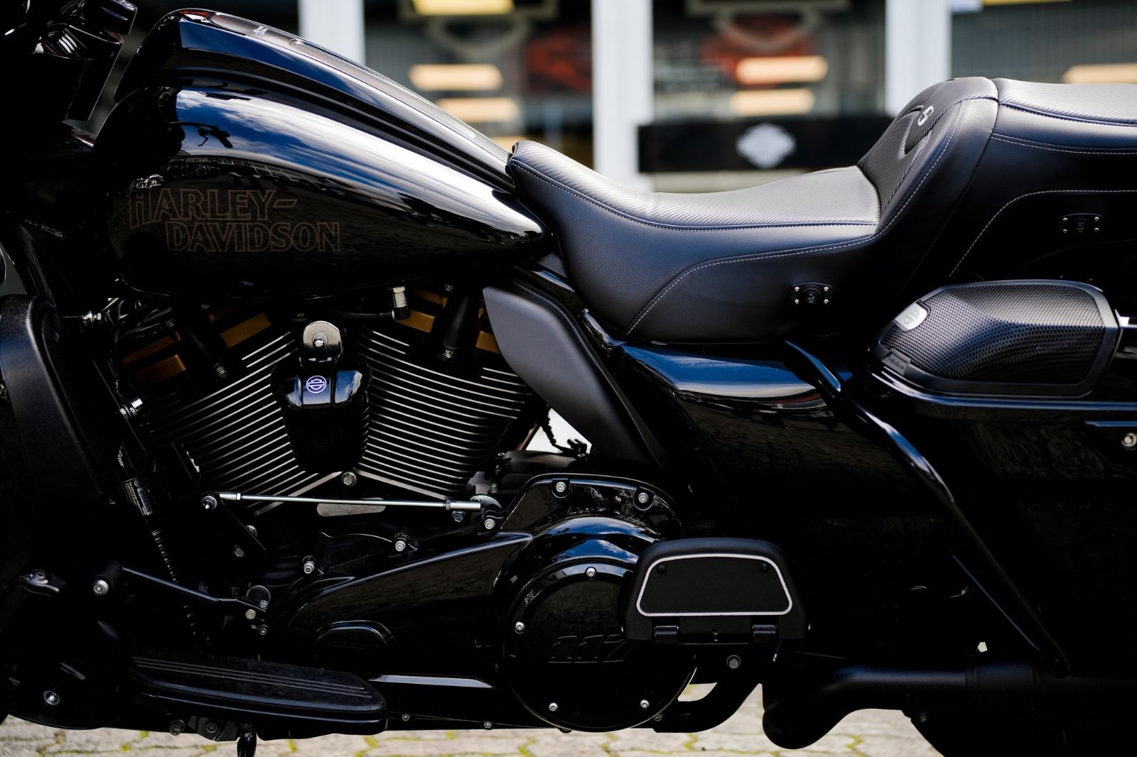 Fahrzeugabbildung Harley-Davidson FLHXST STREET GLIDE ST 117 - Kesstech - Rockford