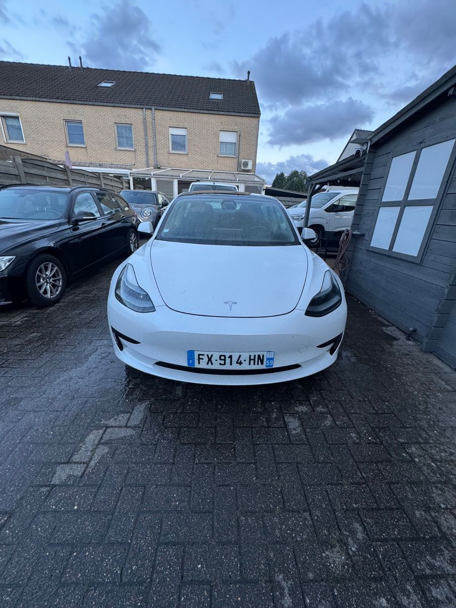 TESLA Model 3