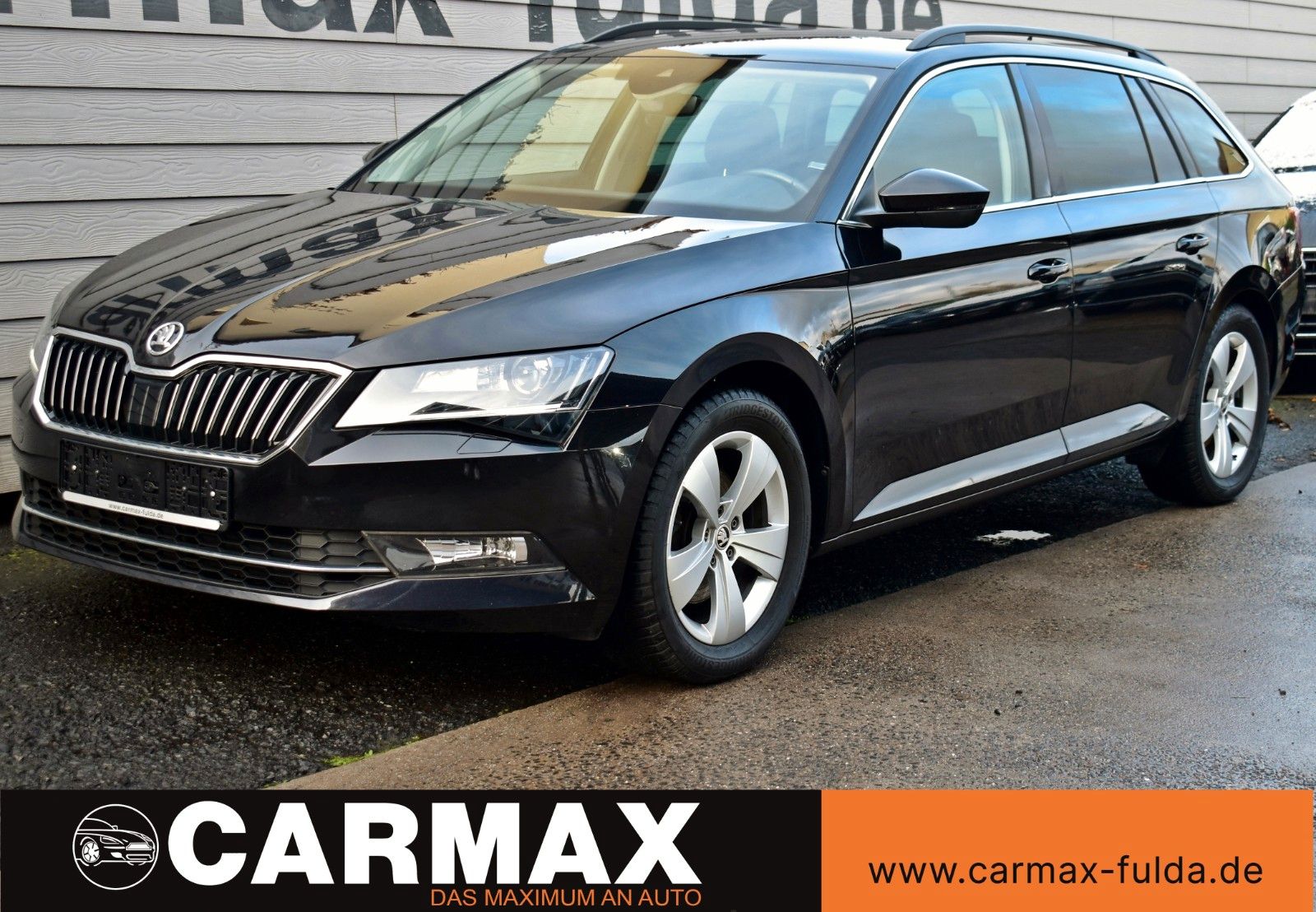 Fahrzeugabbildung SKODA Superb Combi Ambition T.Leder,Navi,Xenon,Kamera