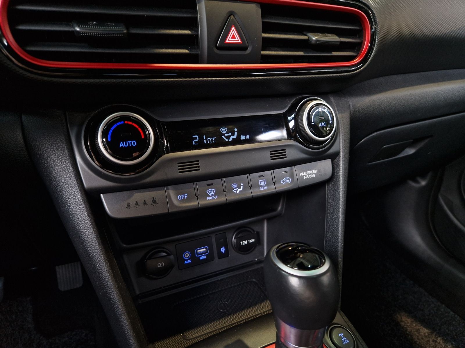 Fahrzeugabbildung Hyundai KONA Style 4WD LED NAVI ALU