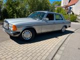 Mercedes-Benz W123 E 230