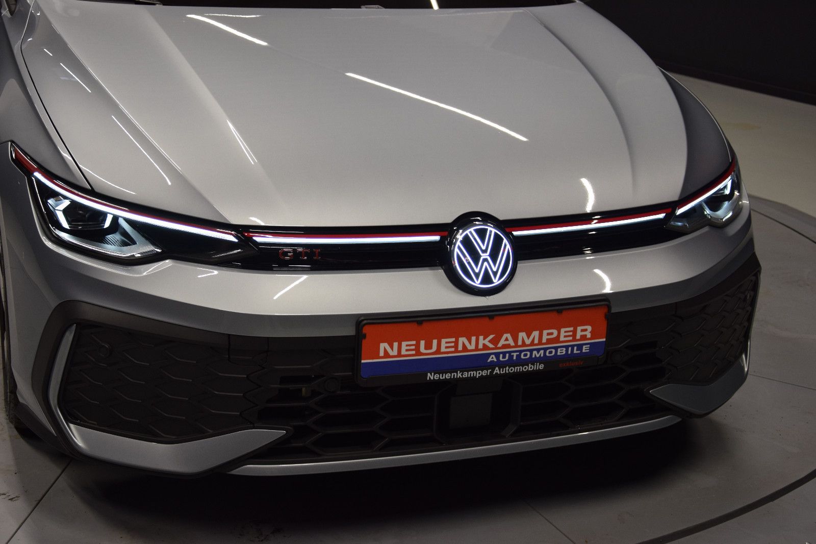 Fahrzeugabbildung Volkswagen Golf 2.0 TSI GTI Panorama DCC H&k ACC Kamera