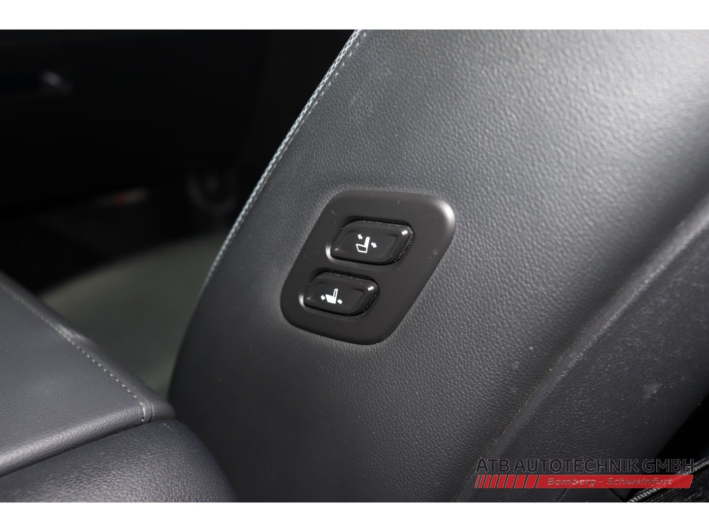 Fahrzeugabbildung Hyundai Tucson Prime PHEV 1.6 T-GDi 265PS 6-AT 4WD 97,7%