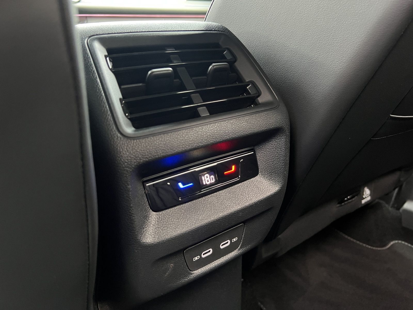 Tiguan R-Line 2.0 TSI DSG 4M AHK*ACC*Black Style