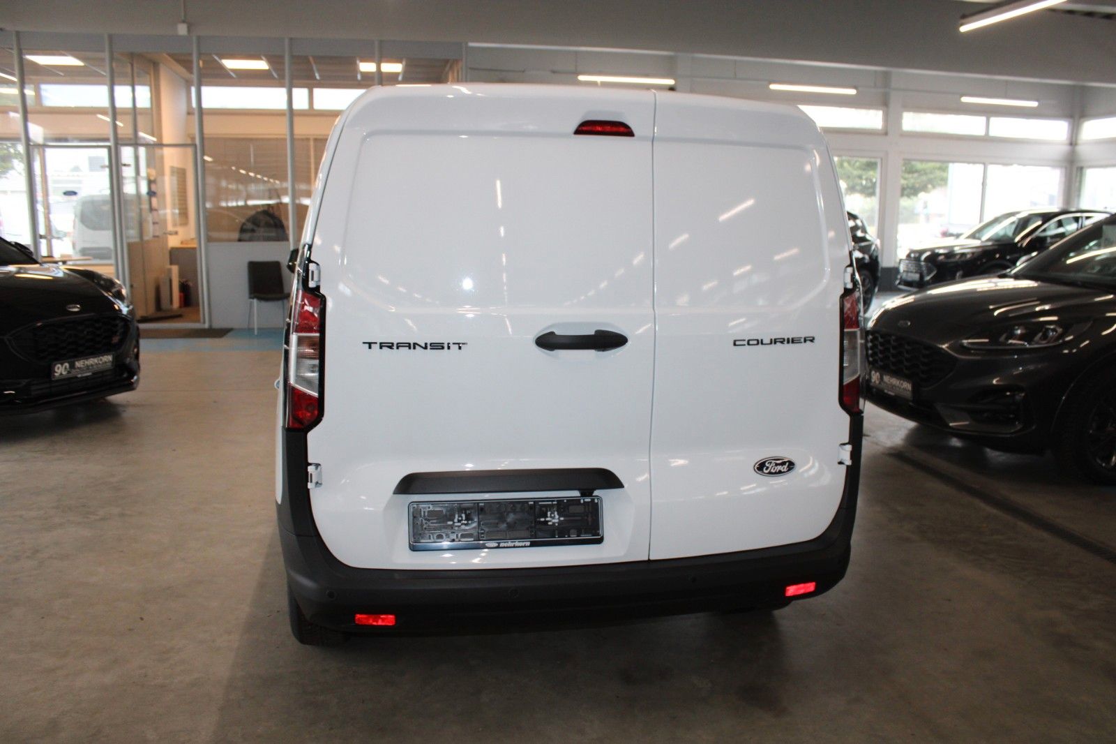 Fahrzeugabbildung Ford Transit Courier TREND Kasten KLIMA WinterPaket3