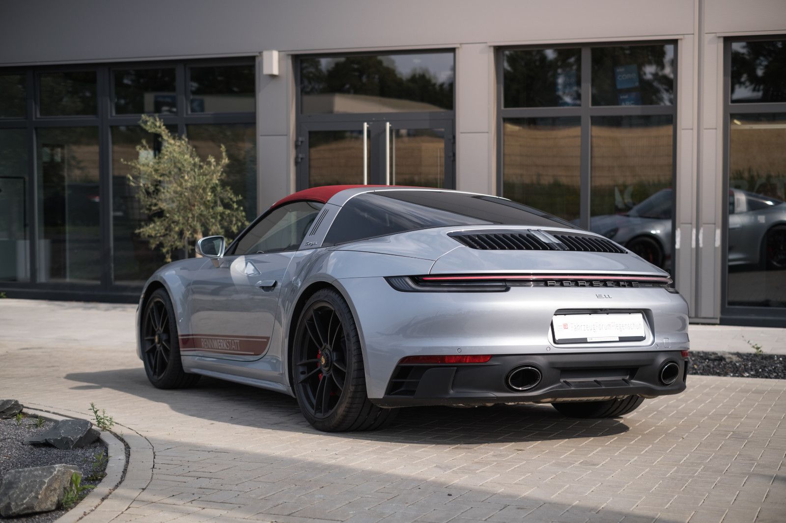 Fahrzeugabbildung Porsche 911/992 Targa 4 GTS, Lift, Matrix, 18-Wege, Inno