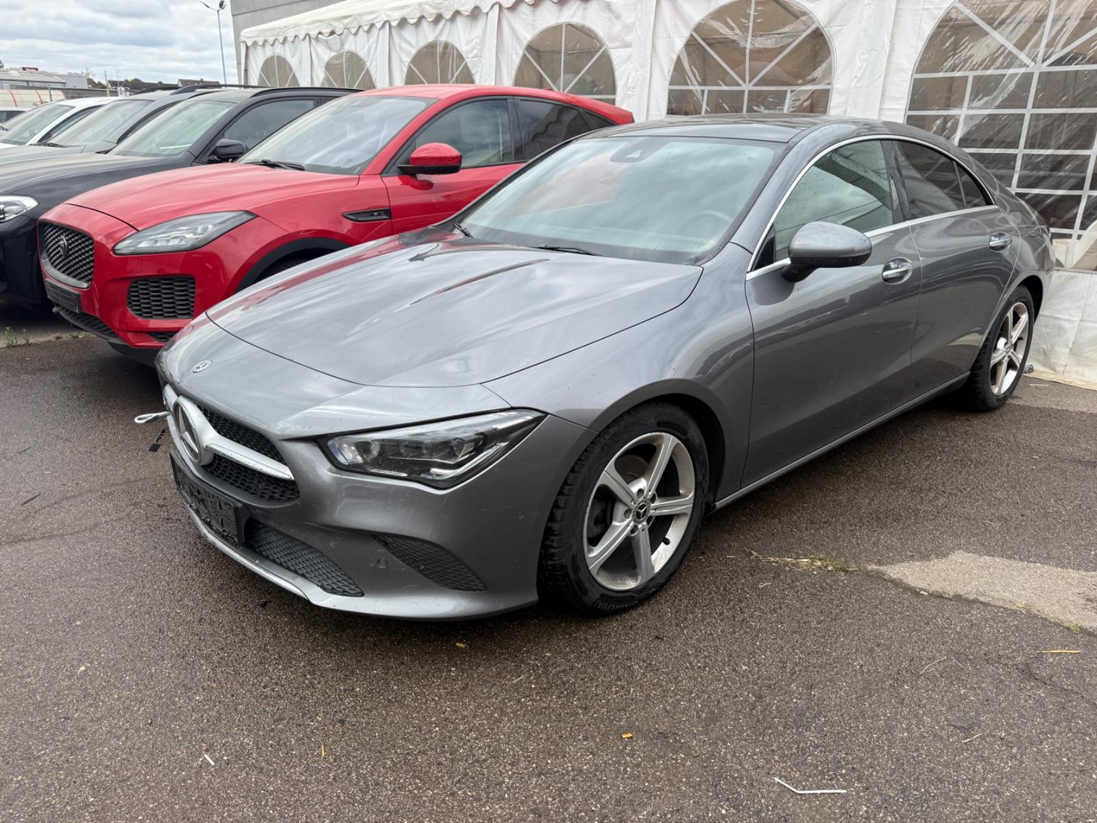 Mercedes-Benz CLA 180 CLA ,Navi,Panorama ,leder Euro6