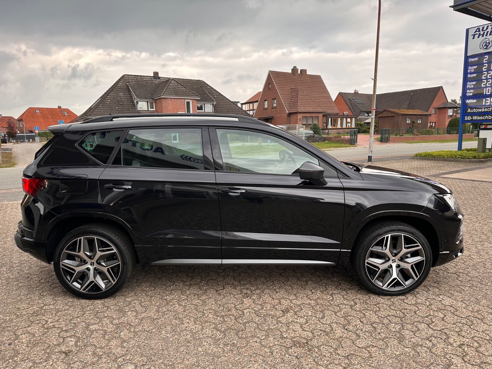 Fahrzeugabbildung SEAT Ateca FR 1.5 TSI DSG AHK/ACC/NAVI/LED/eHeck/SHZ