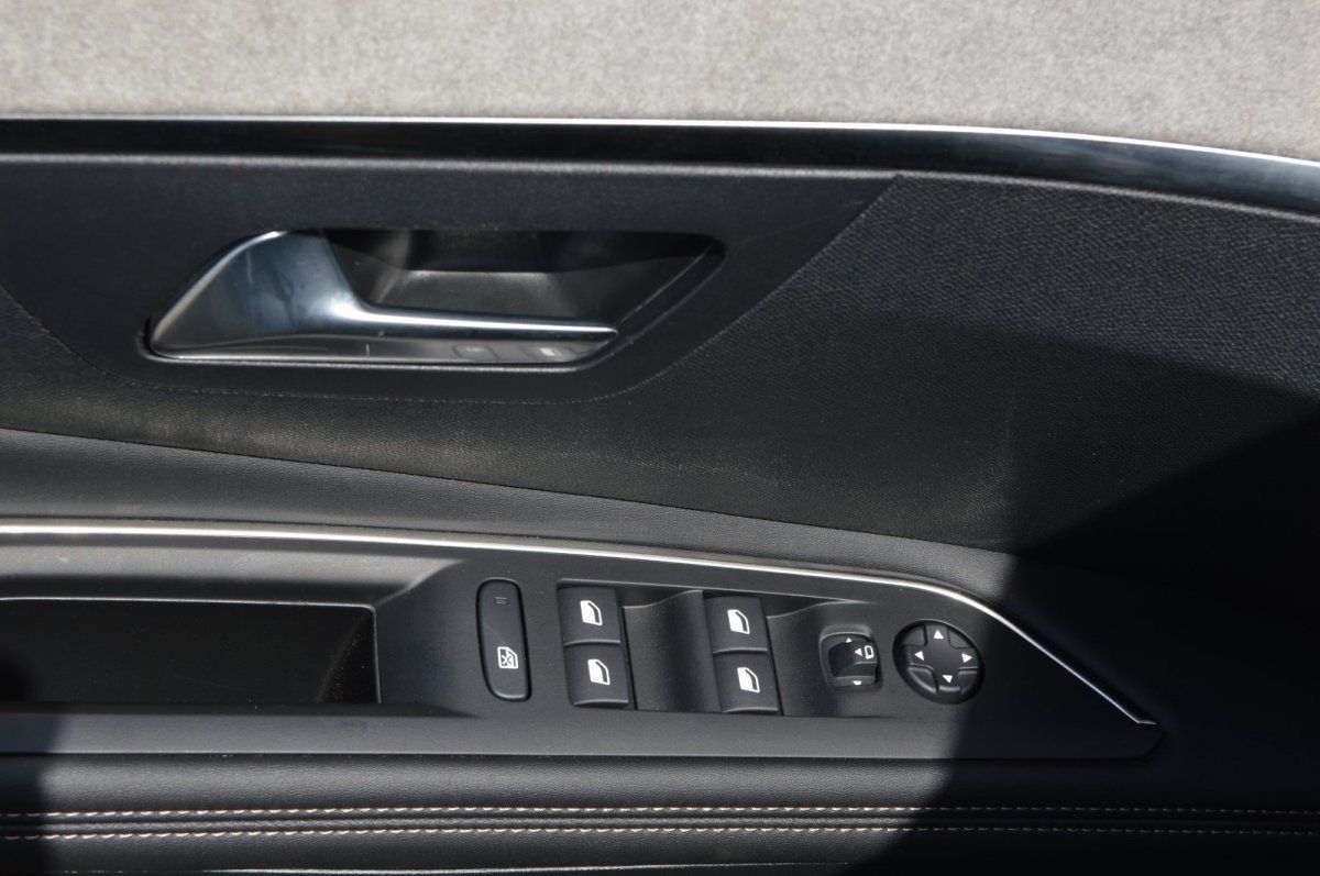 Fahrzeugabbildung Peugeot 3008   GT LED Navi ACC Shz Alu