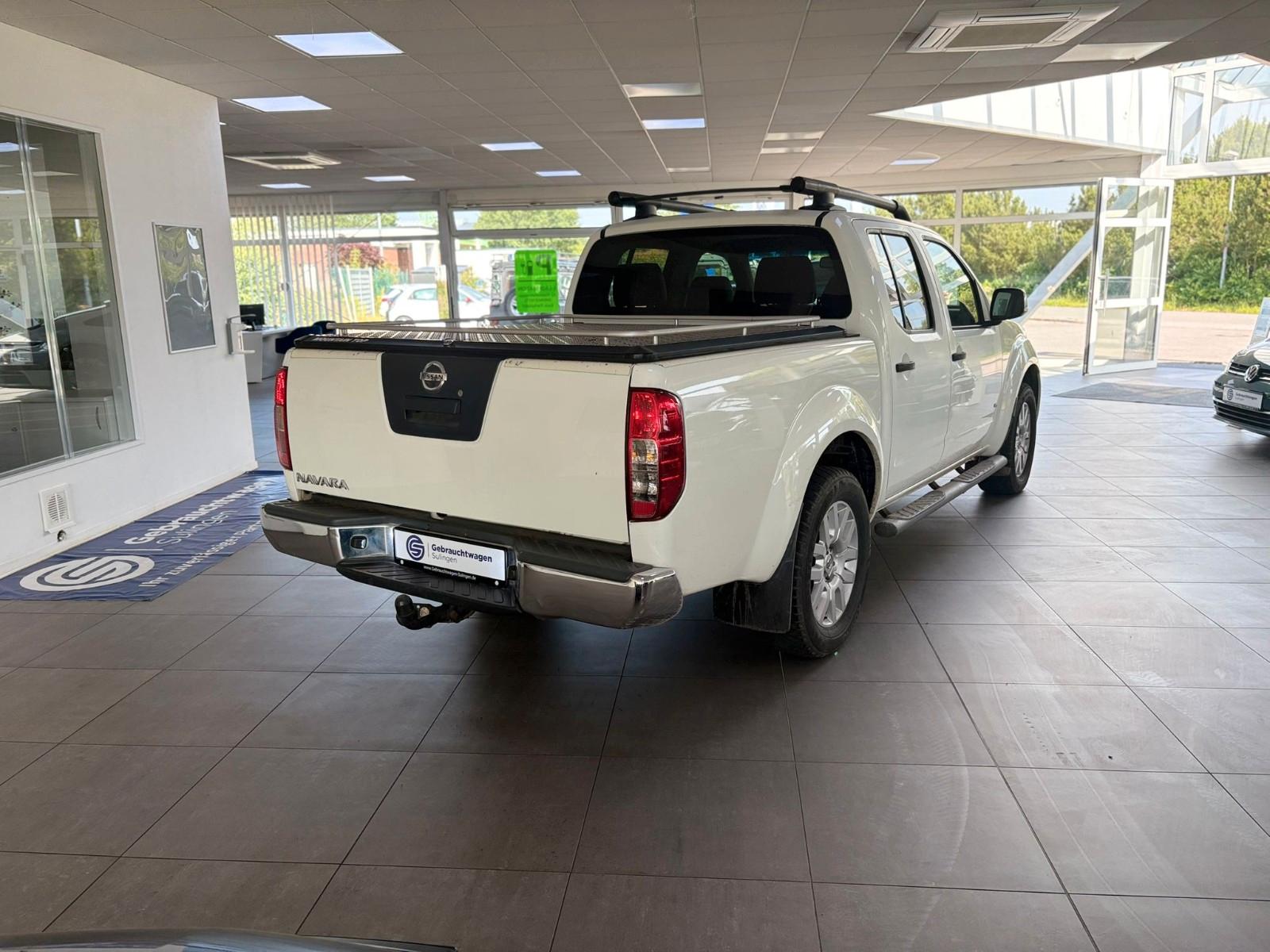 Nissan Navara Double cabine 3.0 231ch - Attelage - Régulateur - Ecran tactile - Sièges chauffants