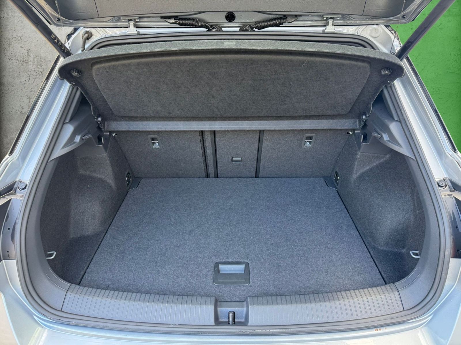 Fahrzeugabbildung Volkswagen T-Roc 2.0 TSI  R-Line 4Motion 190 PS*PANO*ACC*