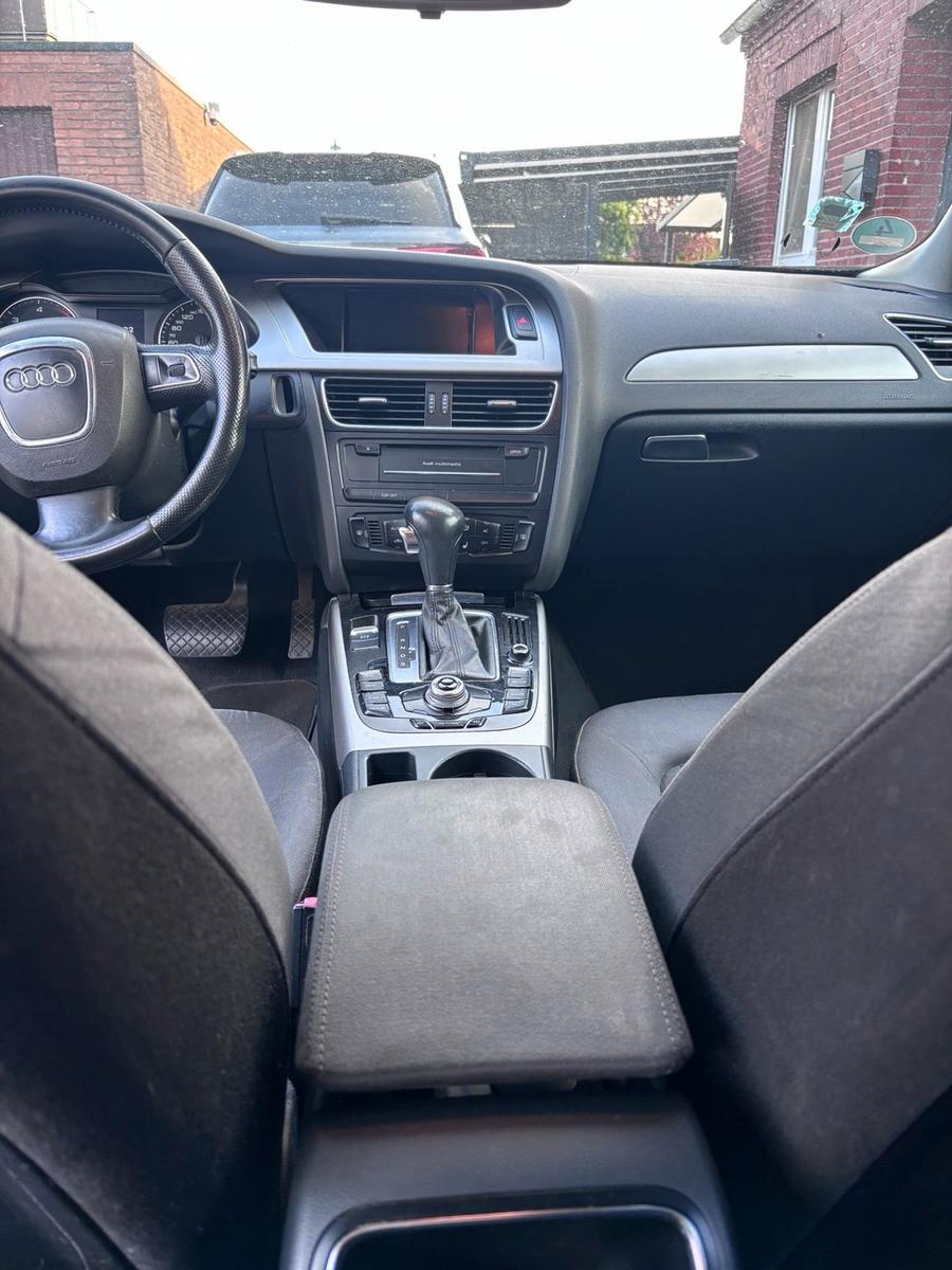 Audi A4 2009 — photo 9