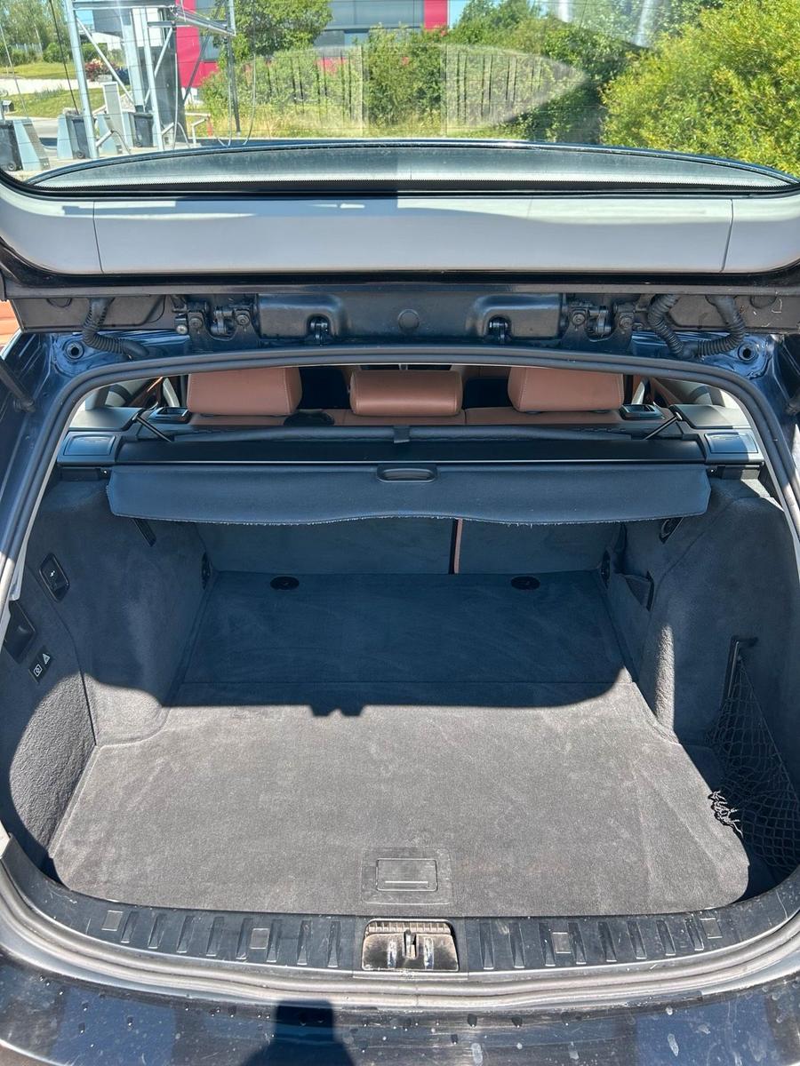 BMW 320 2010 — photo 12