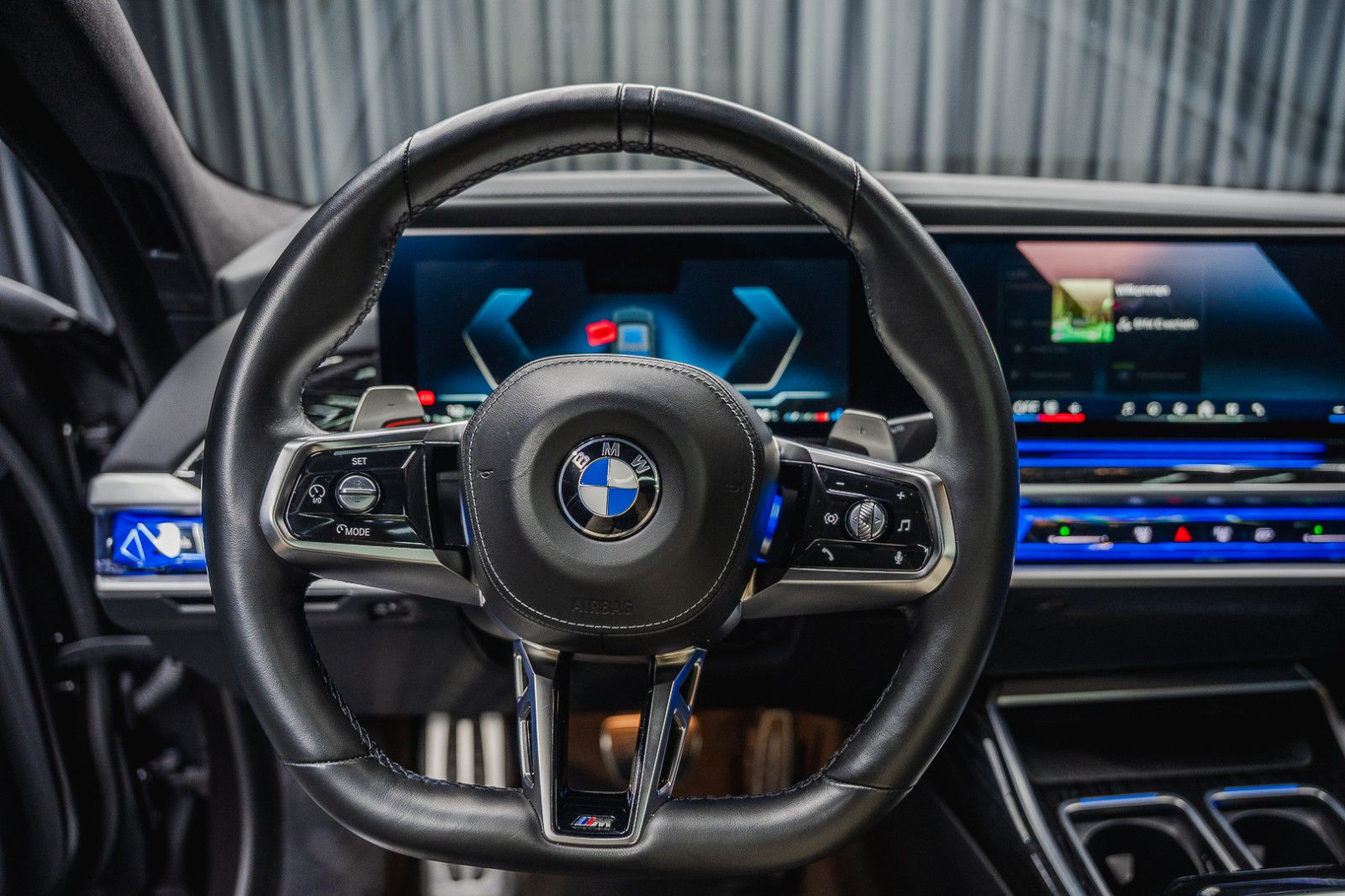 Fahrzeugabbildung BMW 740 d xDrive *M Sport Pro*Iconic Glow*Theater TV