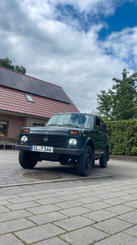 Lada Niva 1700 4x4 viele Neuteile