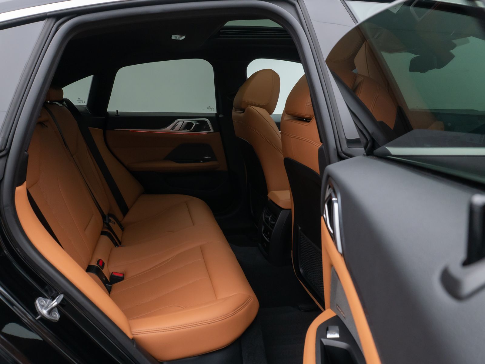 Fahrzeugabbildung BMW i4 eD40 GranCoupé Glasdach Laser 360°AHK Komfort