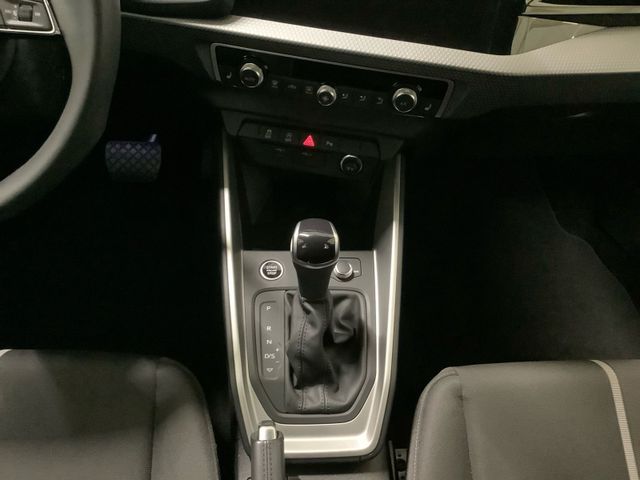 A1 Sportback advanced 30 TFSI S tronic,LED