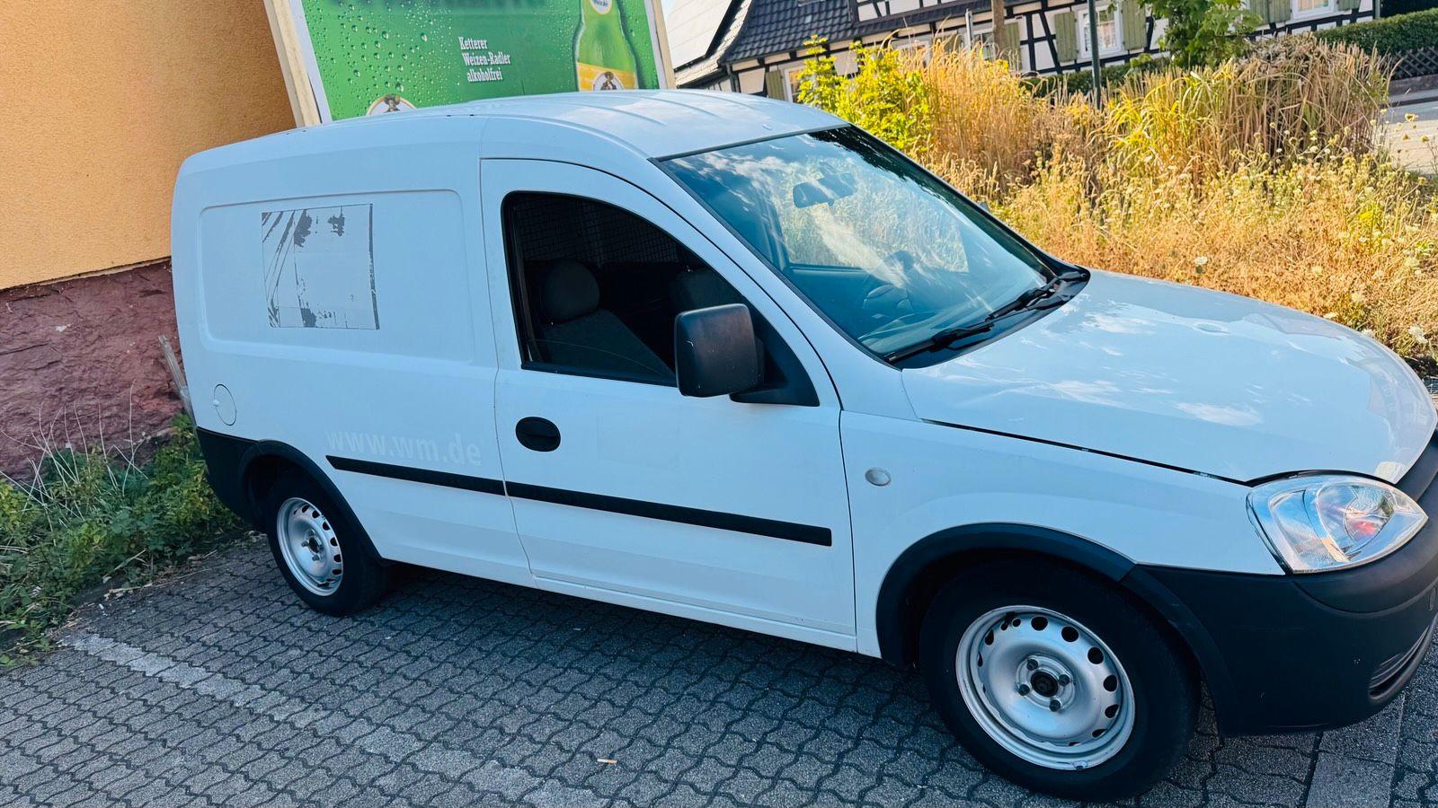 Opel Combo 2005 — interior