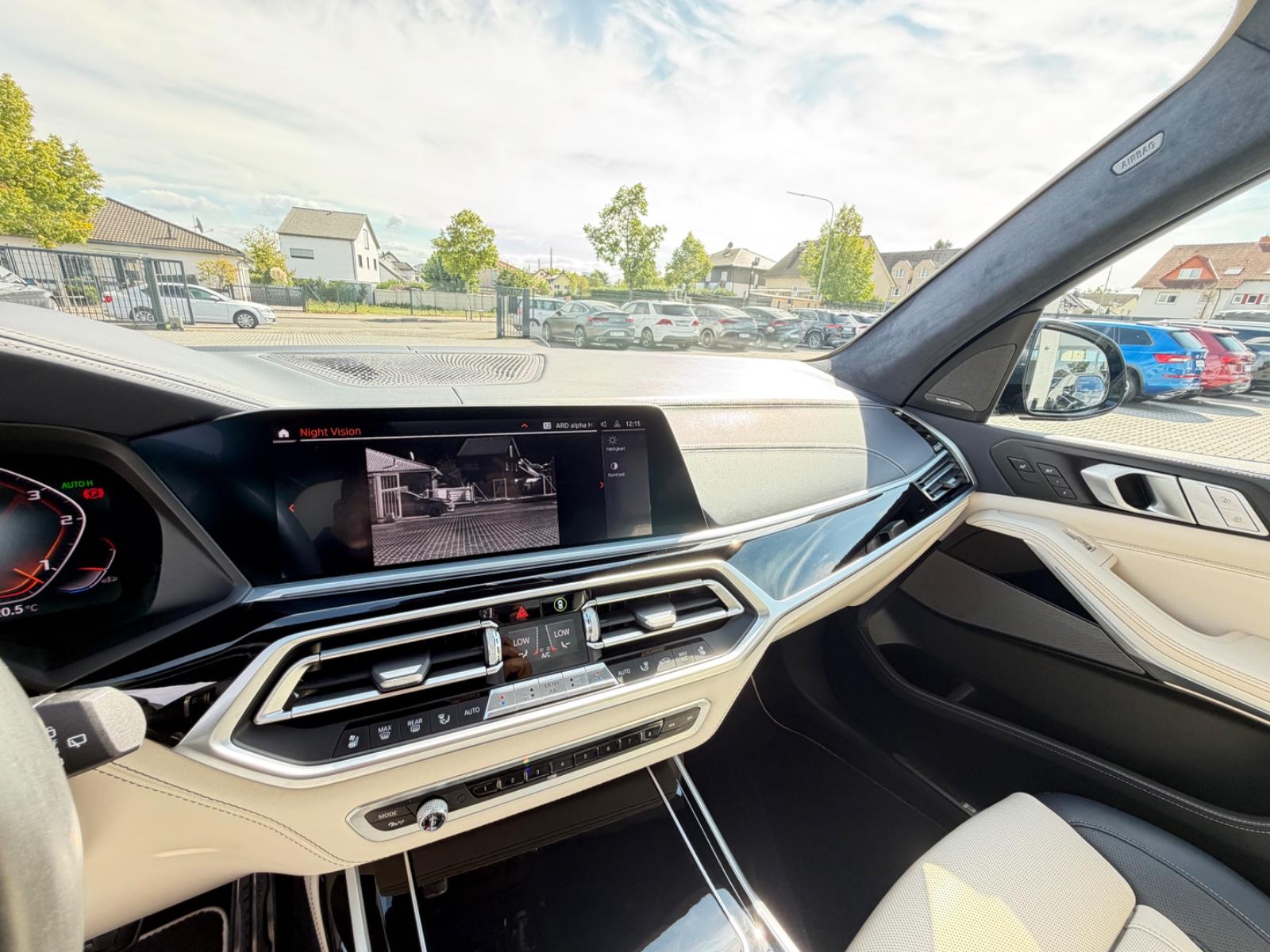 BMW X7*M50xd*M-SPORTPAKET*3xTV*6xSITZER*ACC*HUD*360
